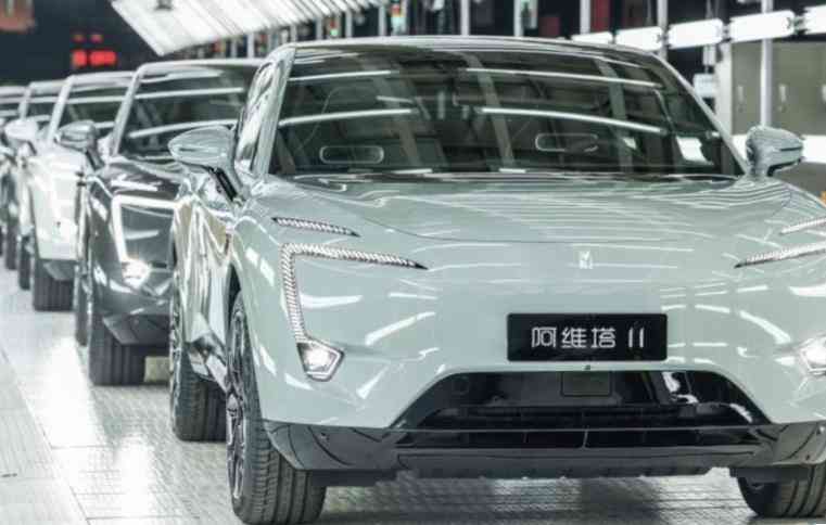 Otomotif Tiongkok (Sumber: freepik.com)