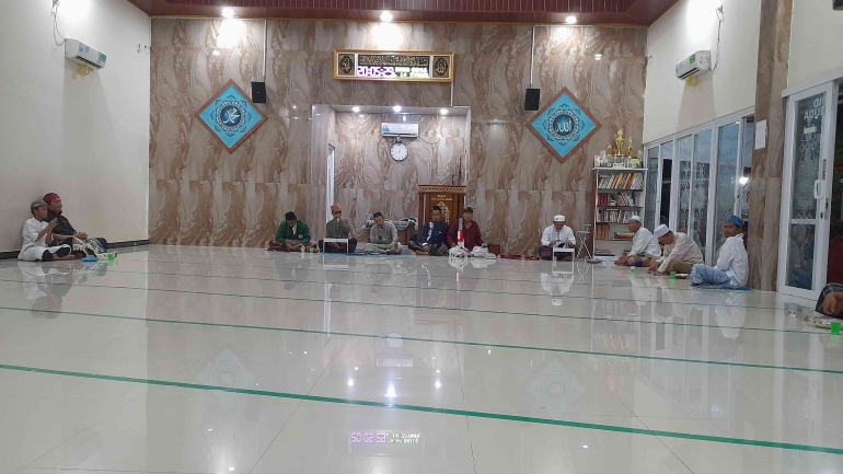 Ustadz Nurjali S.Pd.I memberikan tausiah(dokpri)