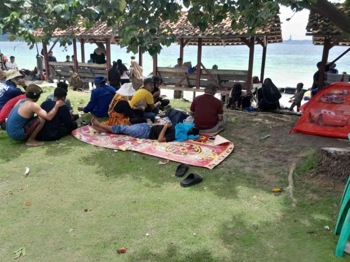 Bisa tidur-tiduran di atas tikar (dokpri)