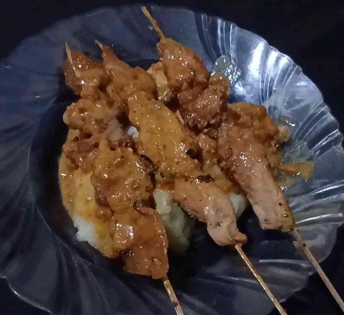 Ternyata spek sate jumbo. Pantas saja harganya 36 ribu/porsi(dokumentasi pribadi)