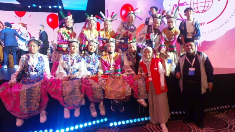 Foto bareng siswa SMP Labschool Jakarta. (Dokumentasi Pribadi)