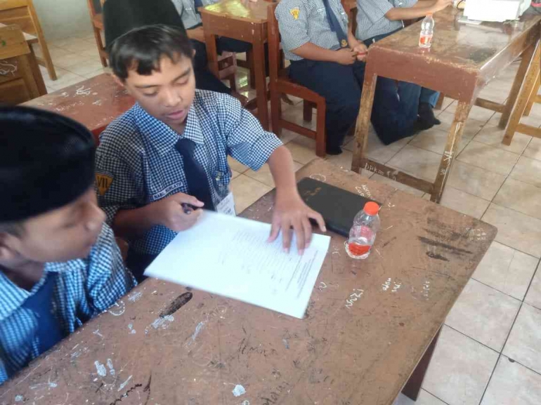 Pengisian Kuesioner Gaya Kepemimpinan (Sumber : Dok. Pribadi)