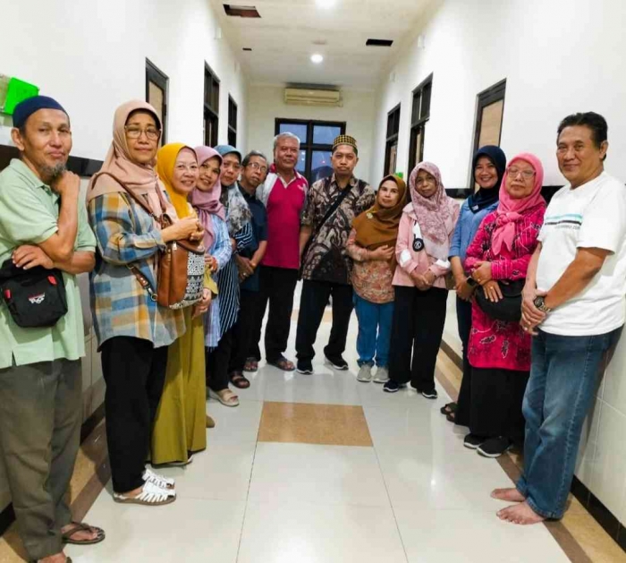 Bezoek teman yang sakit, Bu Suci Rahayu di RSI Madiun (dokumentasi pribadi)