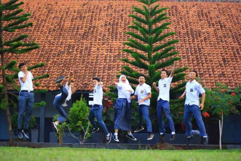 perpisahan sekolah-genmuda.com