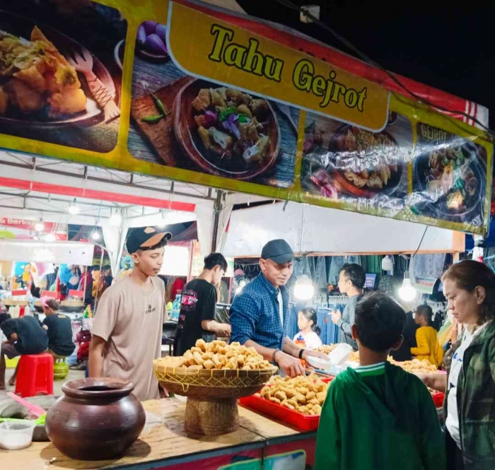Tahu gejrot, salah satu usaha kuliner yang bisa dilakukan saat terkena badai PHK (dokumentasi pribadi)
