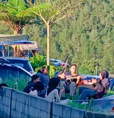 Camper Van bersama saudara dan keluarga (dokumentasi pribadi)