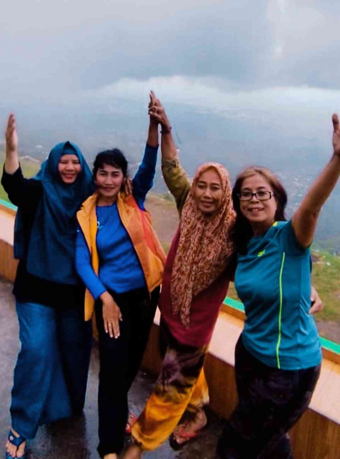 Selfi sebelum kabut turun(dokumentasi Om Agus)