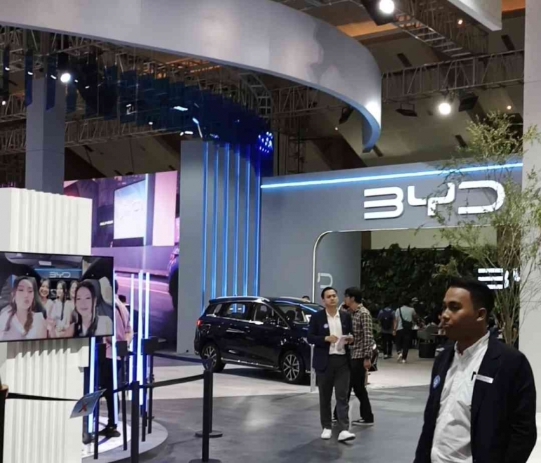 Booth BYD di IIMS 2025 (Sumber : Dokumentasi Pribadi)