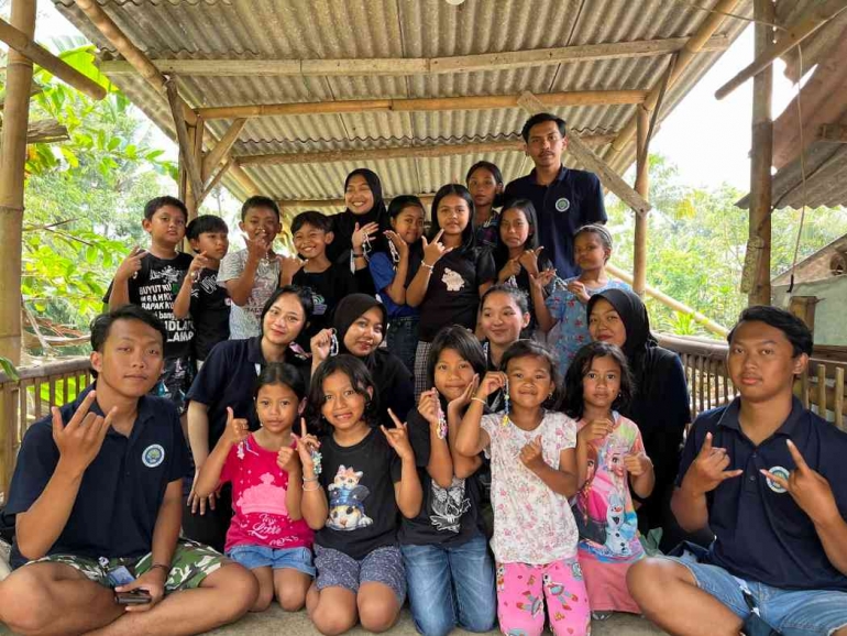 Playing and Learning with KKN UM