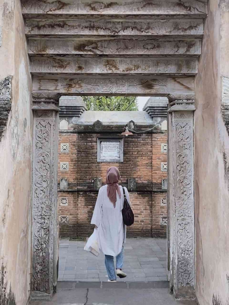 Foto di Pintu Masuk Makam Raja di Kotagede (Sumber:Dokumentasi Pribadi)