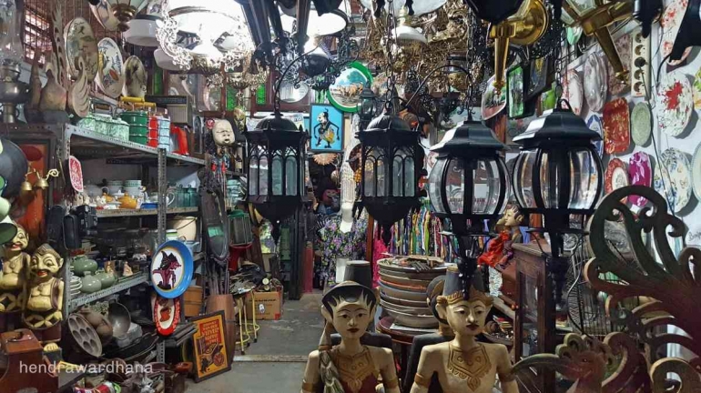 Pasar Triwindu di Solo (dok. pribadi).