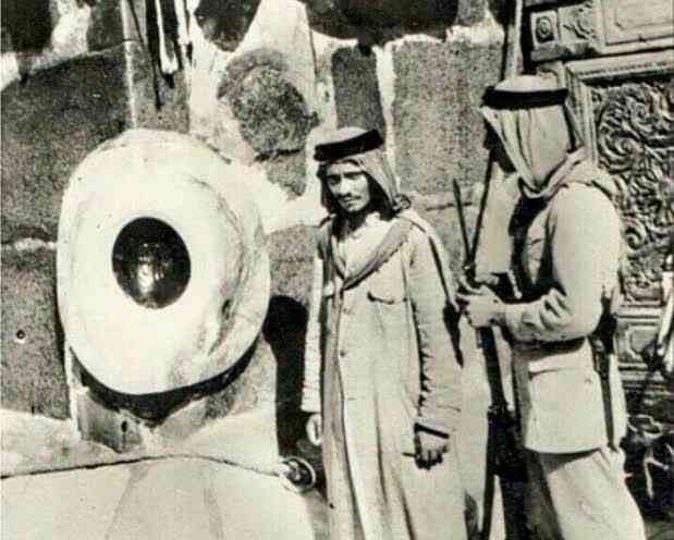 Gambar Hajar Aswad zaman dahulu (Sumber : Fachmi Casofa)