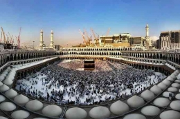 Foto Ka'bah dari atas (Sumber : Hasuna Tour)