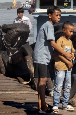 Warna Hangat pada Kondisi Sosial Gray Hansen Limantoro (2025)
