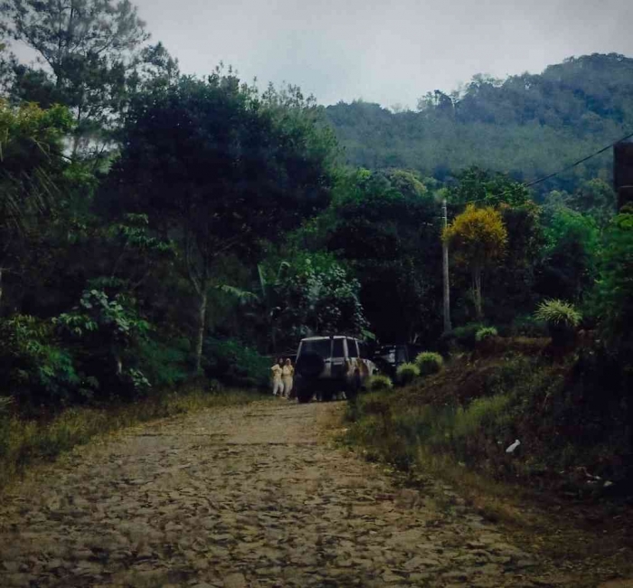 Rute ekstrem, meski bukan yang paling ekstrem sampai tak sempat merekam karena kena mental (dokumentasi pribadi: Isti Yogiswandani)