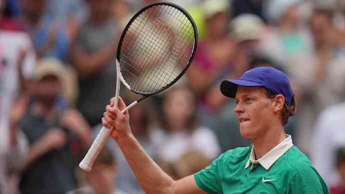 Jannik Sinner usai menang atas Rublev di RG 2025 (Sumber foto: India Today/AP Photo)