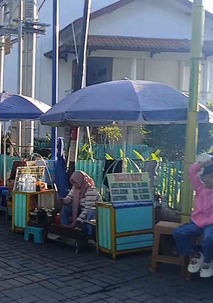 Sate kelinci telaga sarangan (dokumentasi pribadi: Isti Yogiswandani)