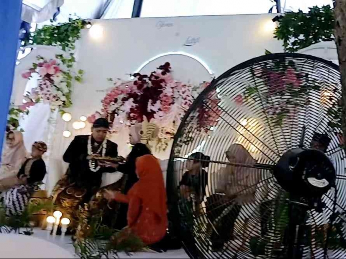 Prosesi dhahar klimah(dokumentasi pribadi: Isti Yogiswandani)