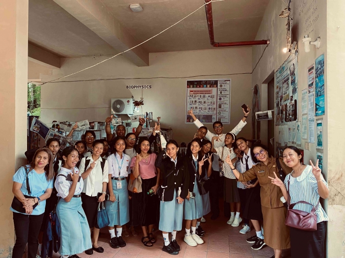 (EAT Lab photo) Lets have a selfie photo together in front of our students learning room.