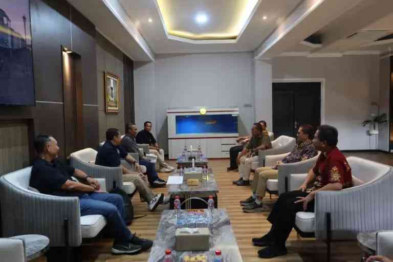 Foto: Tim Juri KMHE 2025 bertemu Rektor UNEJ (Sumber: Humas UNEJ)