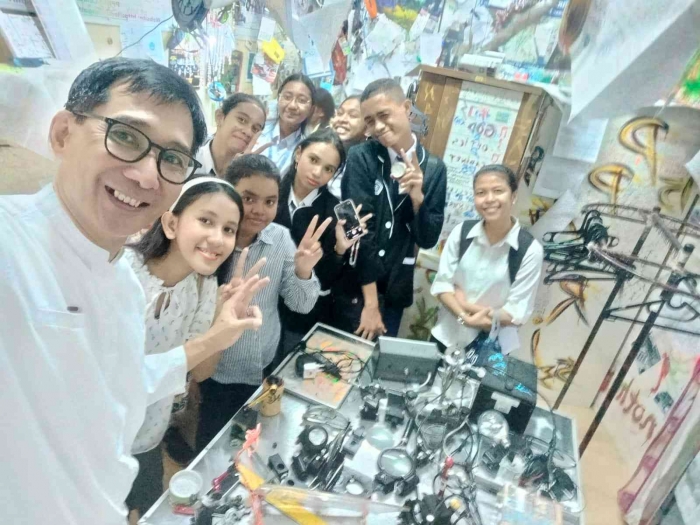 (EAT Lab) The condition in EAT Lab of the most holy place.