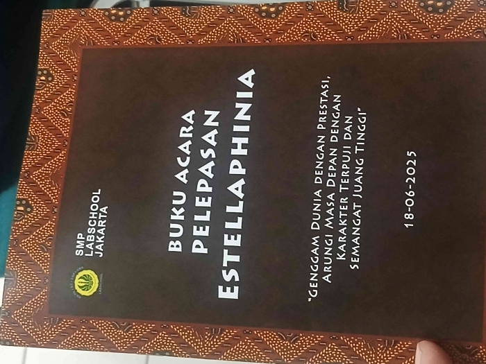 Buku acara pelepasan lulusan 2025