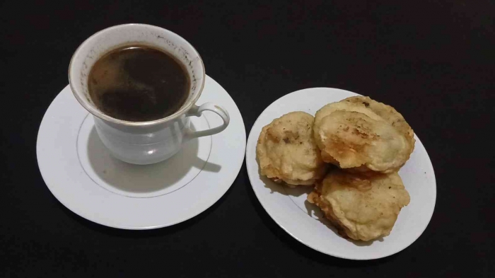 Filosofi Secangkir kopi dan Rondo Loyal(dokumentasi pribadi: Isti Yogiswandani)