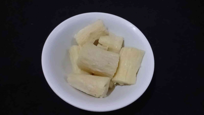 Tape singkong, bahan utama Rondo Royal (, dokumentasi pribadi: Isti Yogiswandani)