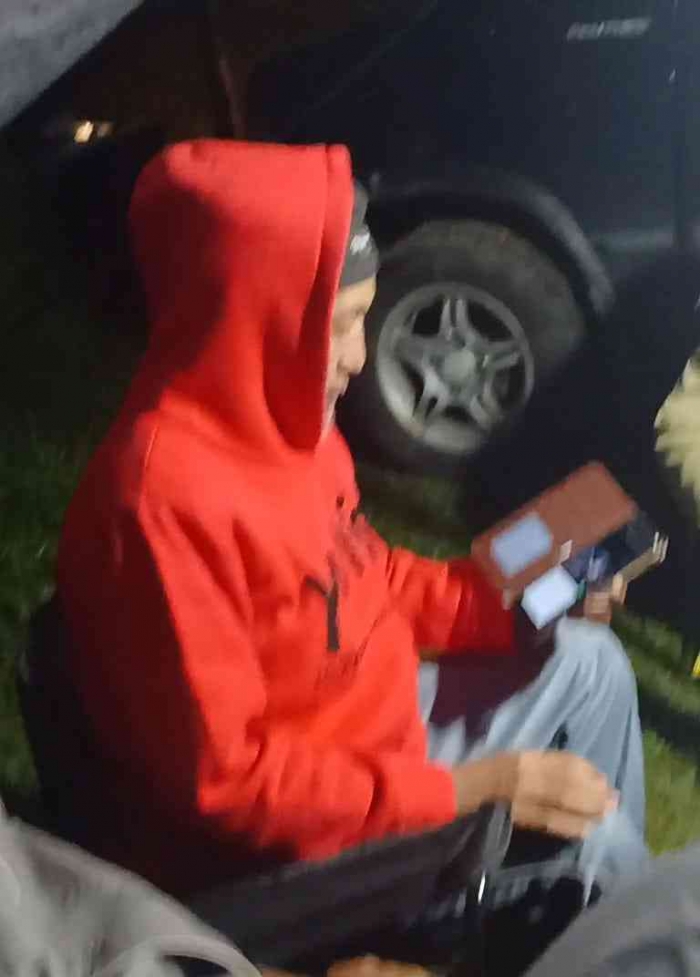 Memakai baju hangat untuk menyiasati Mbediding (dokumentasi pribadi: Isti Yogiswandani)