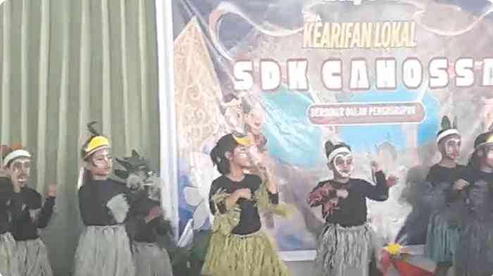 Menari untuk Indonesia: belajar persatuan lewat tarian Papua (dok foto: Gregorius Nafanu)