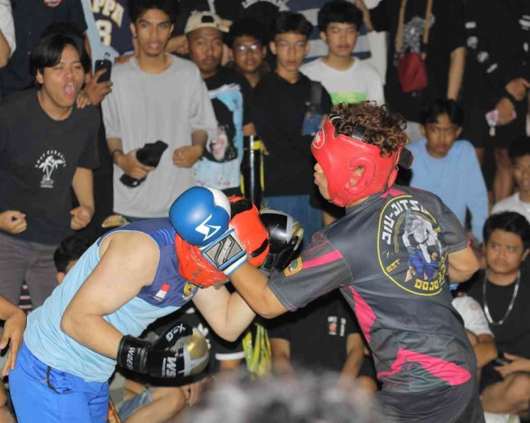 Sisi Kiri mas Rafid dari Uinsa dan Kanan Mas Davino dari Untag (sumber:FightCLub_Surabaya)