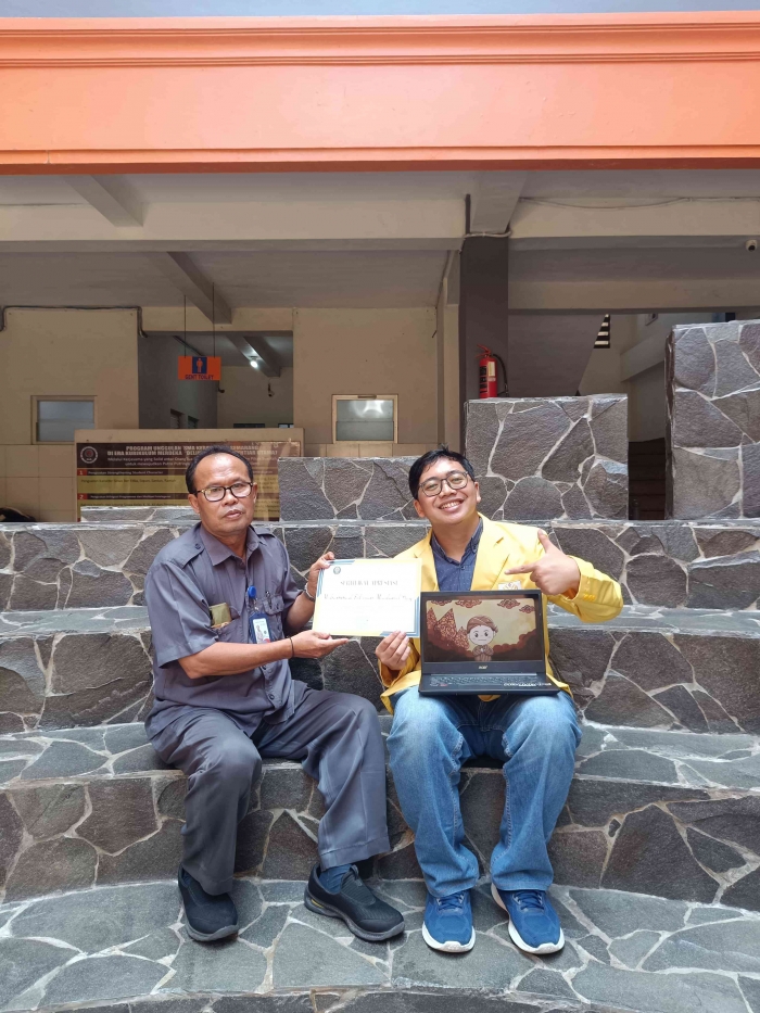 Penyerahan Sertifikat oleh Kepala Sekolah SMA Kesatrian 2