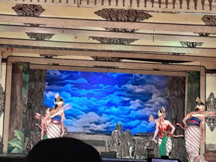 Tari pembuka (dokpri)