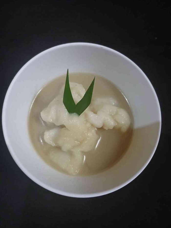 Bubur sumsum yang dibagikan sesuai hajadan dengan filosofi yang unik(dokumentasi pribadi: Isti Yogiswandani)