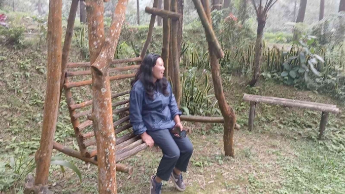Ada tempat bersantai sambil menghirup udara segar (dokumentasi pribadi: Isti Yogiswandani)