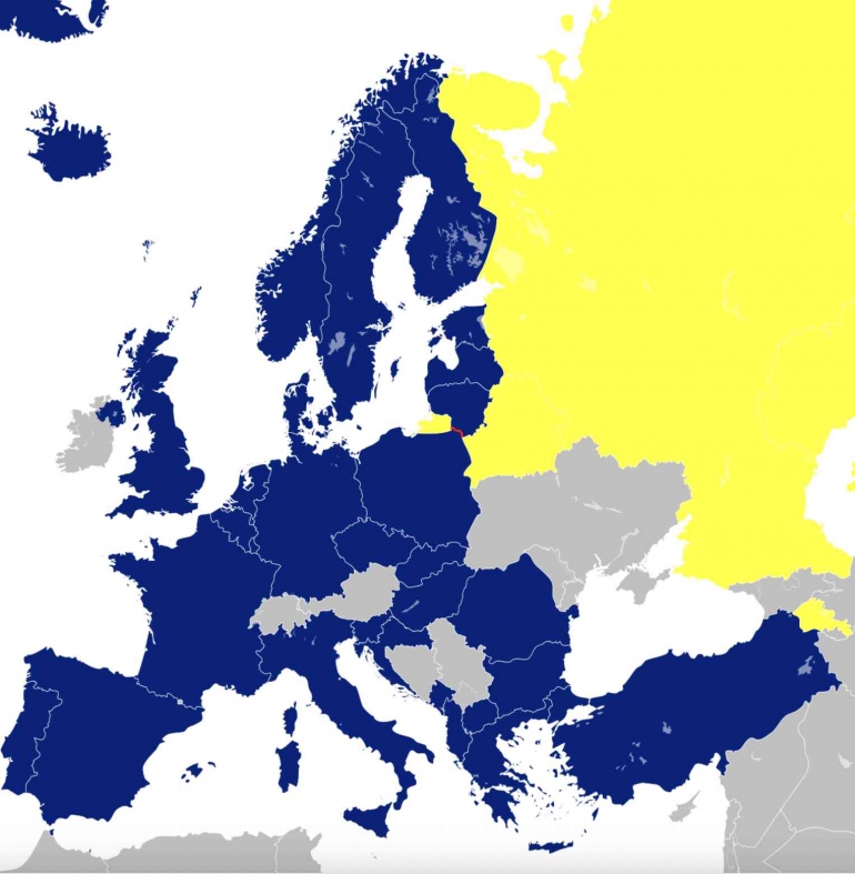 Wilayah NATO di Eropa (biru tua), Russia termasuk Kaliningrad dan Belarus (kuning), Suwalki Gap (garis merah) (Sumber/Kredit Foto: Wikipedia)