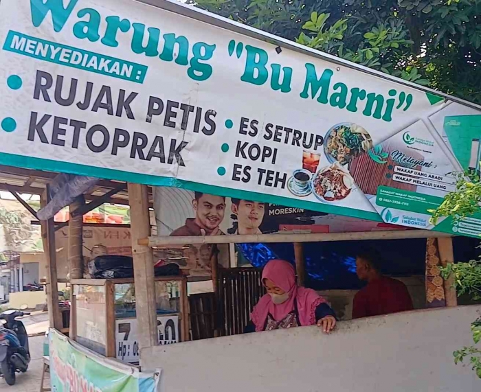 Rujak petis Bu Marni Tawang(Dokumentasi pribadi: Isti Yogiswandani)