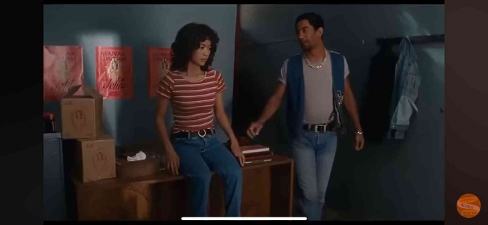 Foto Iteung sedang menagih janji Budi Baik (Sumber: Youtube.blokoofficial)