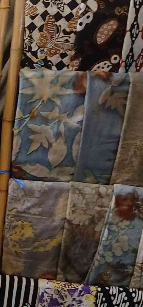 Batik ecoprint (Dokumentasi pribadi: Isti Yogiswandani)