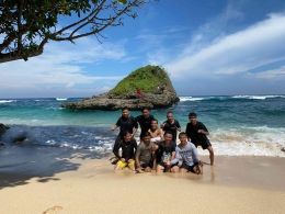 Ombak yang landai di Pantai Tanjung Penyu - Dok. Pribadi