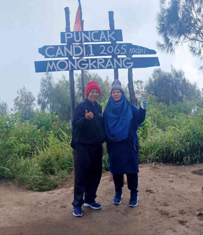Alhamdulillah sudah sampai sini, meski bukan puncak tertinggi Bukit Mongkrang (dokumentasi pribadi: Isti Yogiswandani)