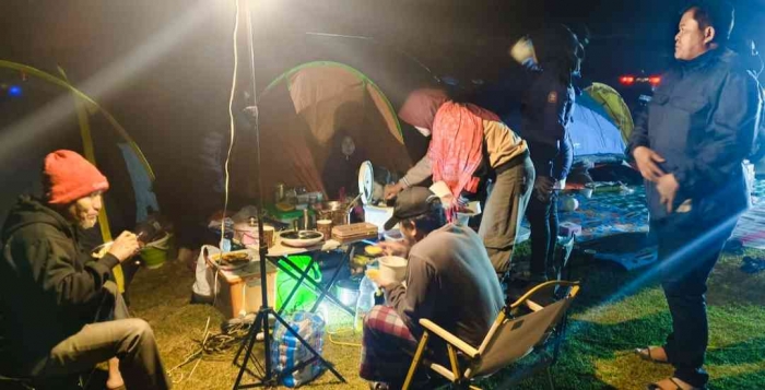 Serunya menikmati malam dalam acara Camping silaturahim CAF Mampiro (Dokumentasi pribadi: Om Zamzam)