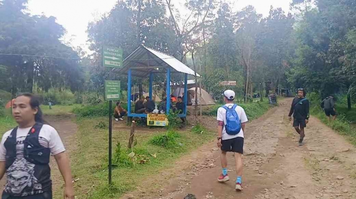 Titik awal pendakian bukit Mongkrang (dokumentasi pribadi: Isti Yogiswandani)