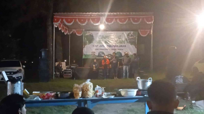 Perkenalan pengurus CAF Joglosemar Jaya (dokumentasi pribadi: Isti Yogiswandani)