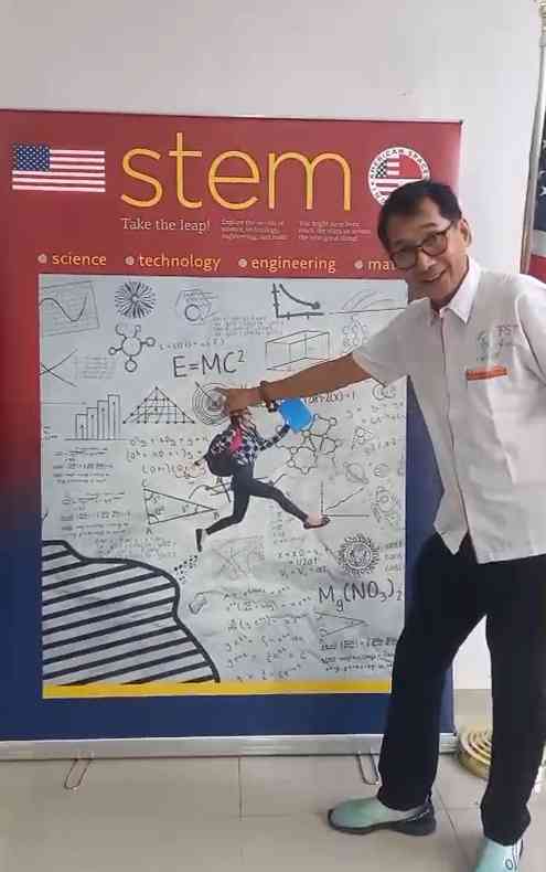 (Selfie photo) Courtesy of American Corner at Pattimura university, Jl. Ir. Martinus Putuhena, Poka, Ambon City of Music.