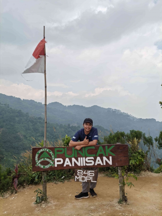 Sampai Juga di Puncak via Leuwi Pangaduan (sumber : Pribadi)