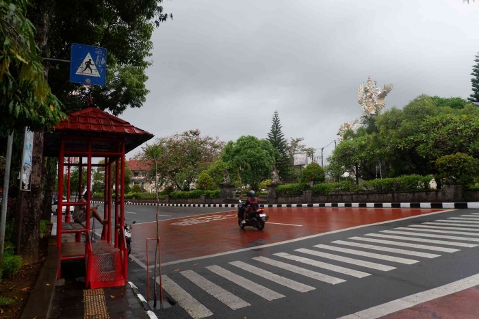 Halte pemberhentian bus DAMRI di Gianyar Kota - Dokpri