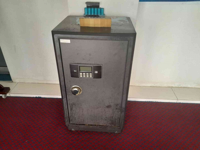 Kotak infak masjid Bukit Gambir (dokpri)