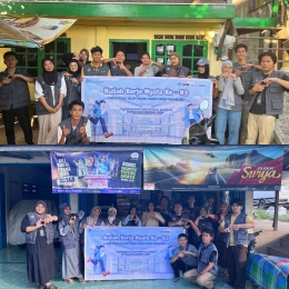 (Foto bersama UMKM, berserta mahasiswa uin kkn 83 kelompok 34 dalam pembuatan QRIS)
