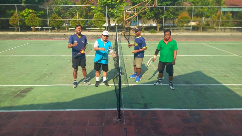 Sebelum pertandingan dimulai diadakan foto bersama (Foto: Dok/Diq)